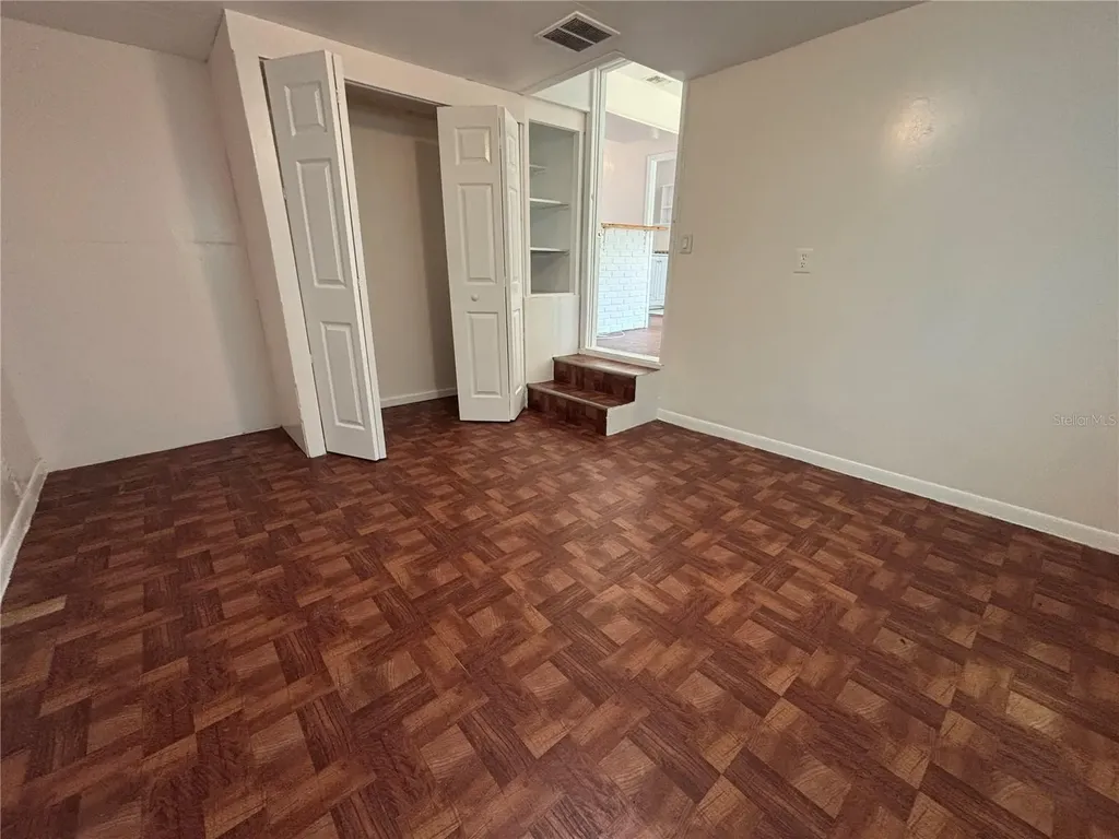 2162 46th Avenue N St Petersburg FL 33714