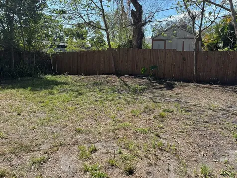 2162 46th Avenue N St Petersburg FL 33714