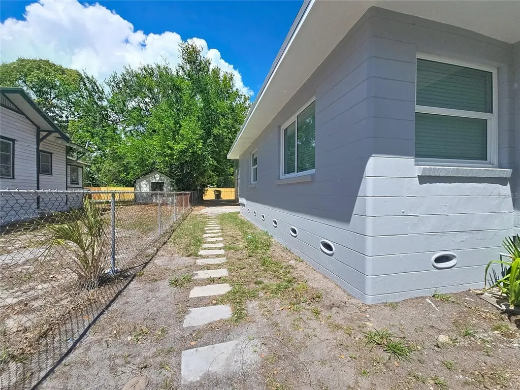 1035 15th Avenue S St Petersburg FL 33705