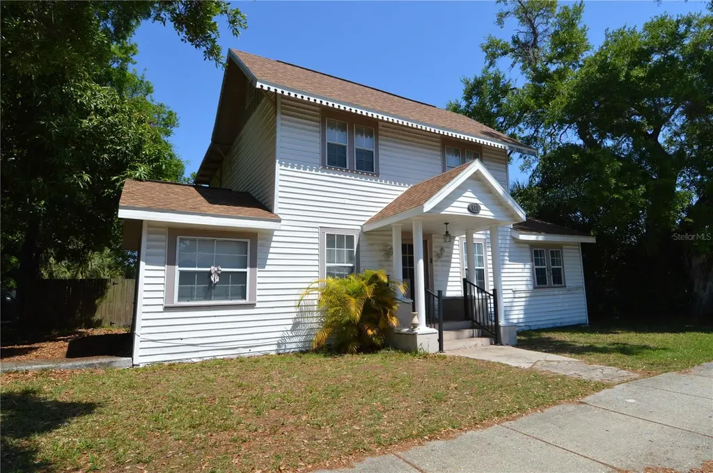 811 18th Avenue S St Petersburg FL 33705