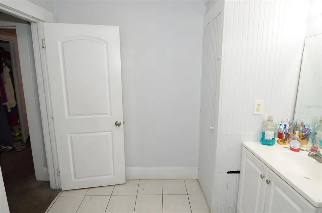 811 18th Avenue S St Petersburg FL 33705