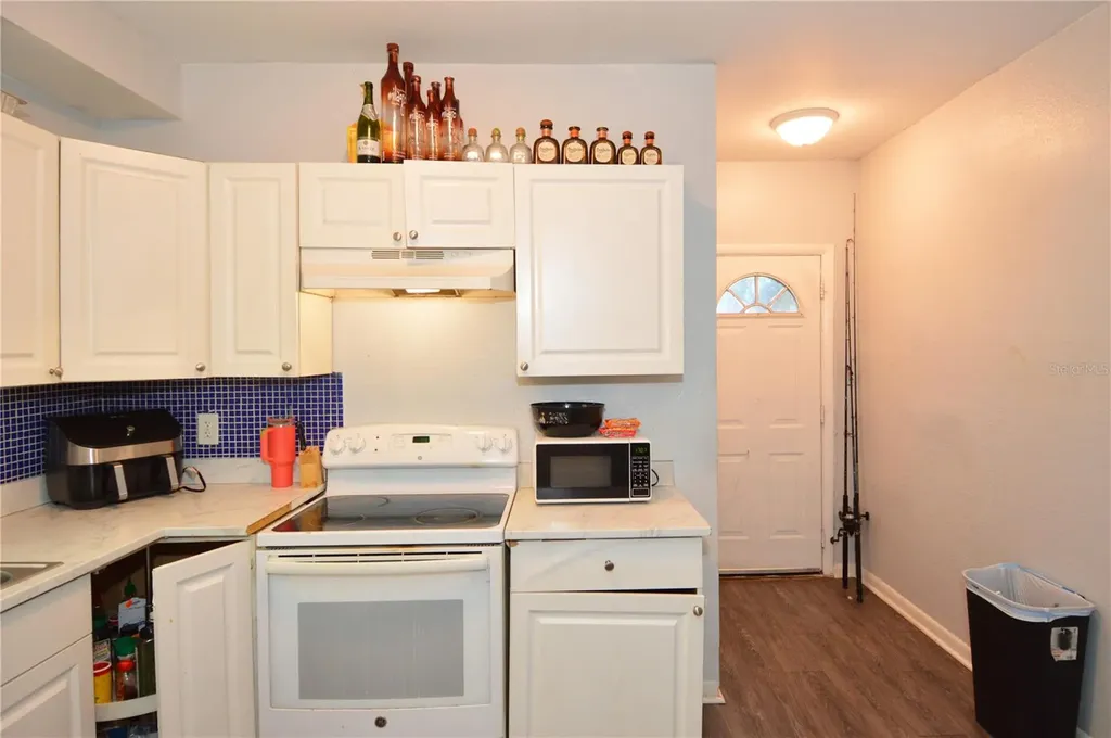 811 18th Avenue S St Petersburg FL 33705