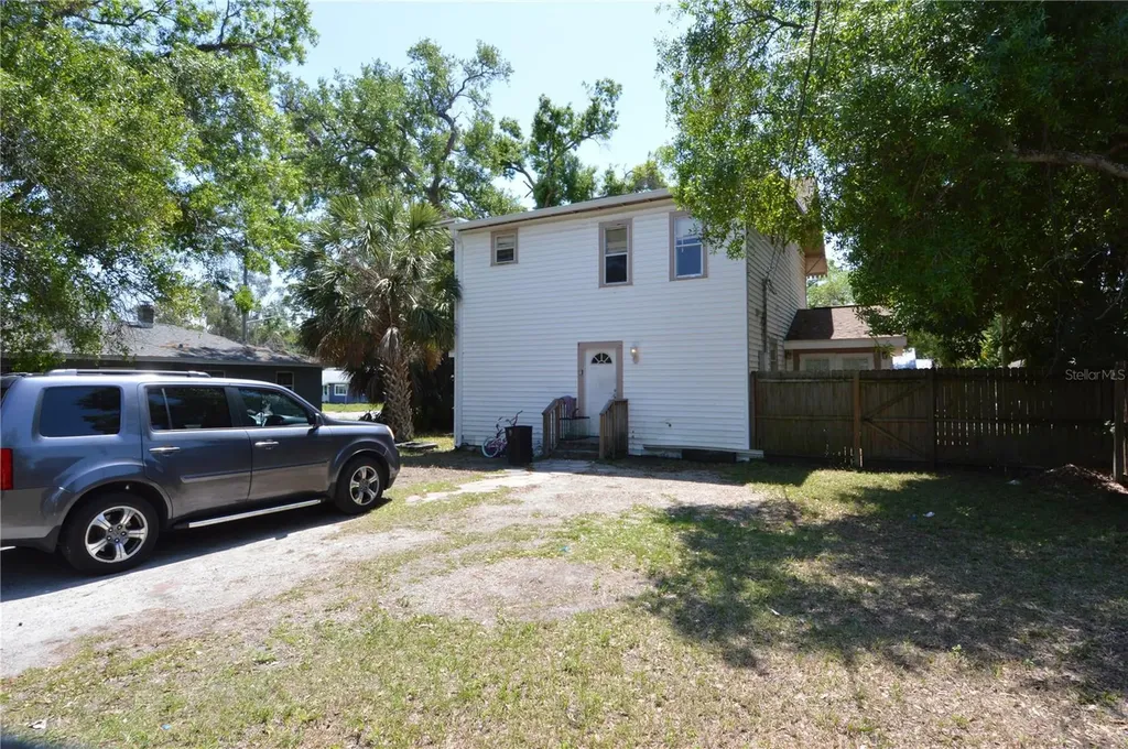 811 18th Avenue S St Petersburg FL 33705