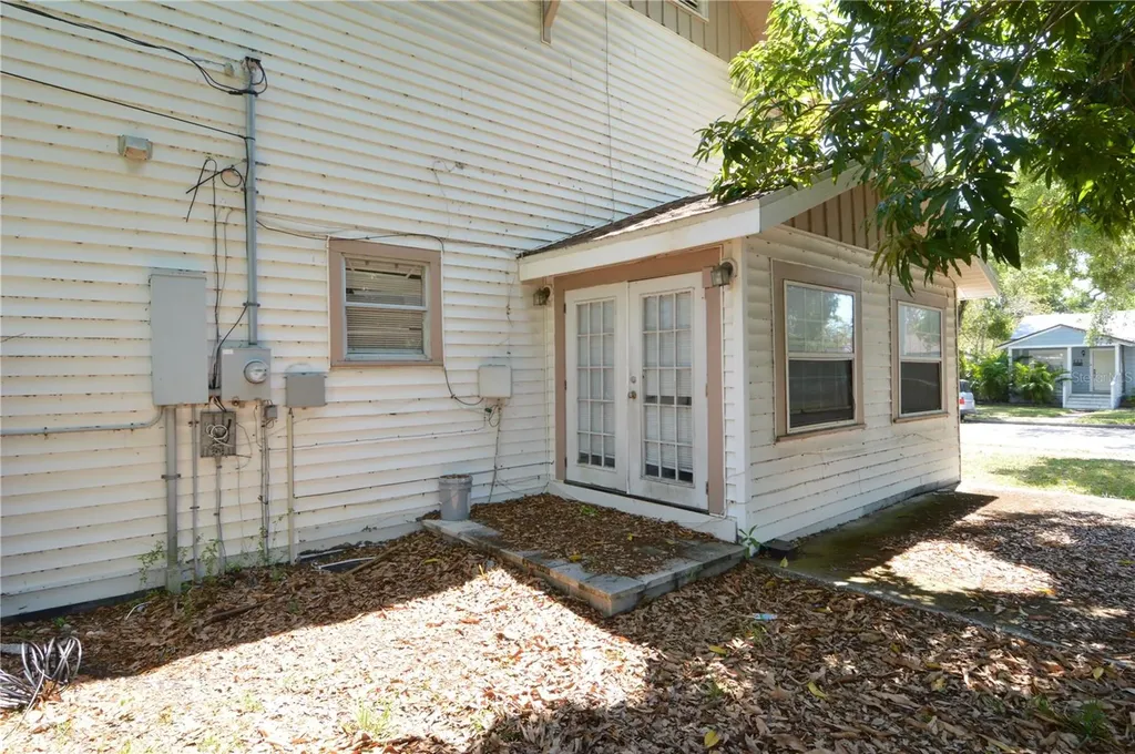 811 18th Avenue S St Petersburg FL 33705