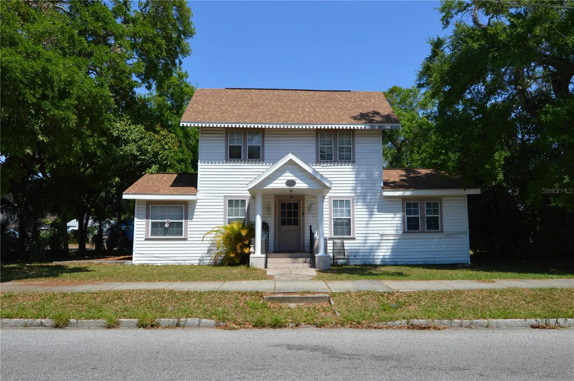 811 18th Avenue S St Petersburg FL 33705
