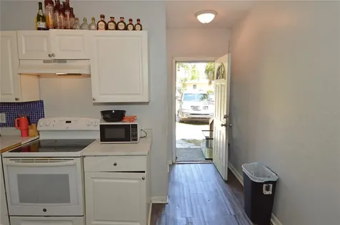 811 18th Avenue S St Petersburg FL 33705