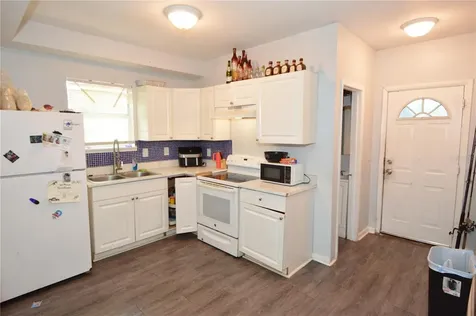 811 18th Avenue S St Petersburg FL 33705