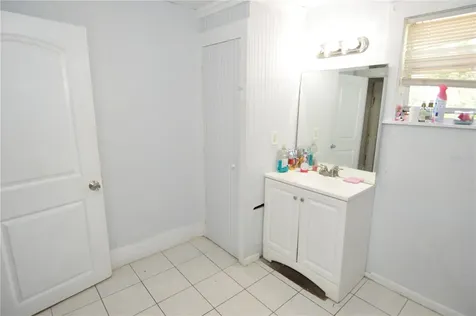 811 18th Avenue S St Petersburg FL 33705
