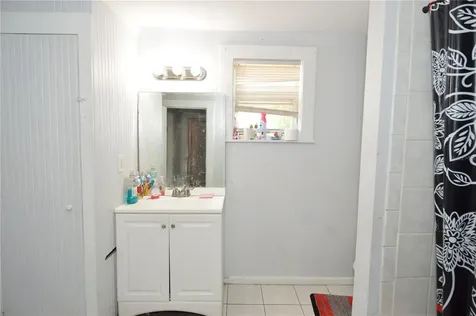 811 18th Avenue S St Petersburg FL 33705