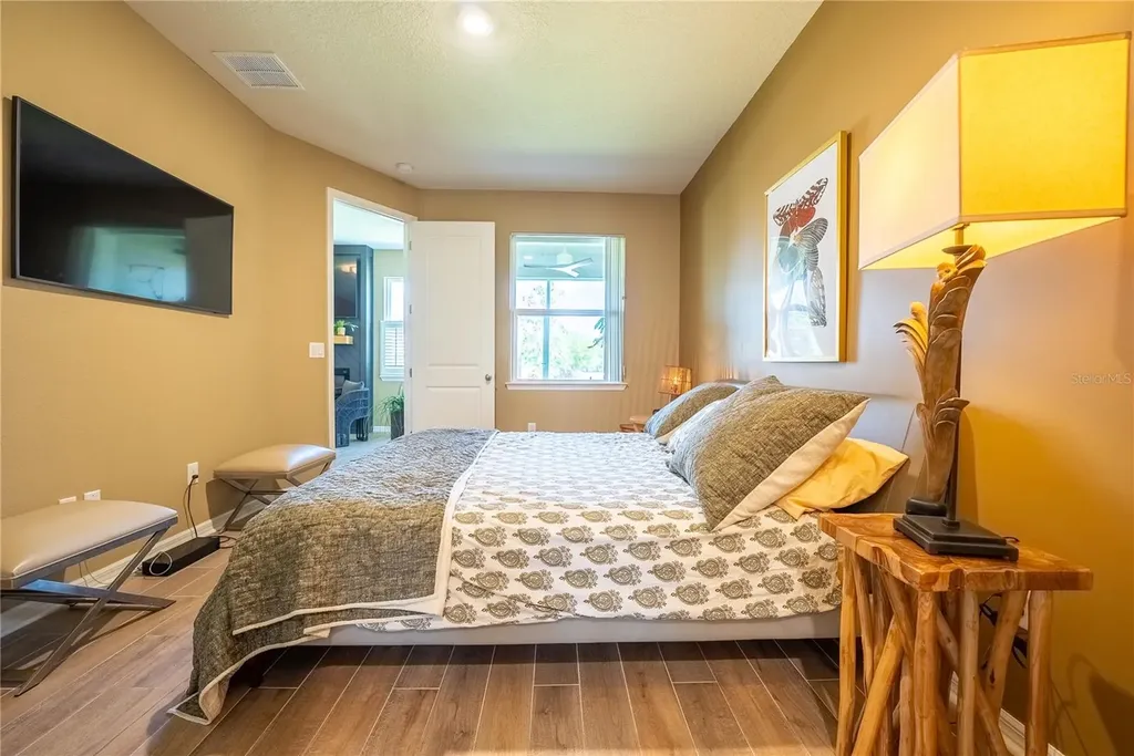 5293 Neil Drive St Petersburg FL 33714
