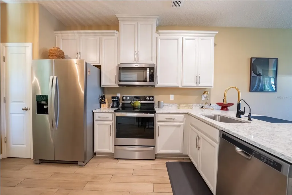 5293 Neil Drive St Petersburg FL 33714