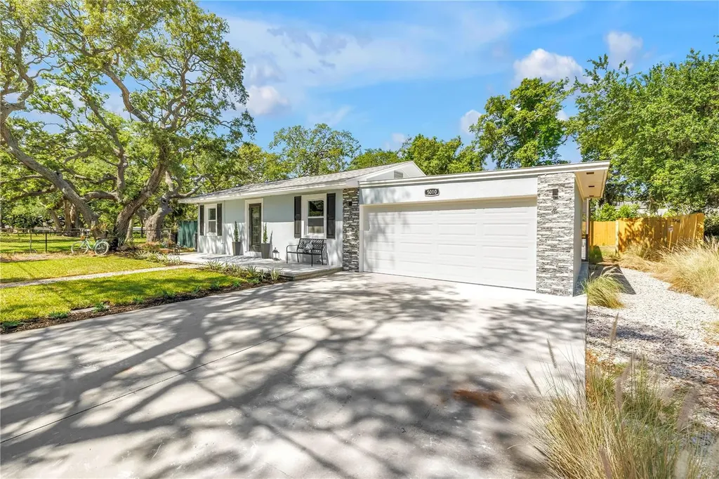 5010 109th Way N St Petersburg FL 33708