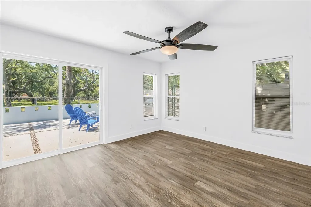 5010 109th Way N St Petersburg FL 33708