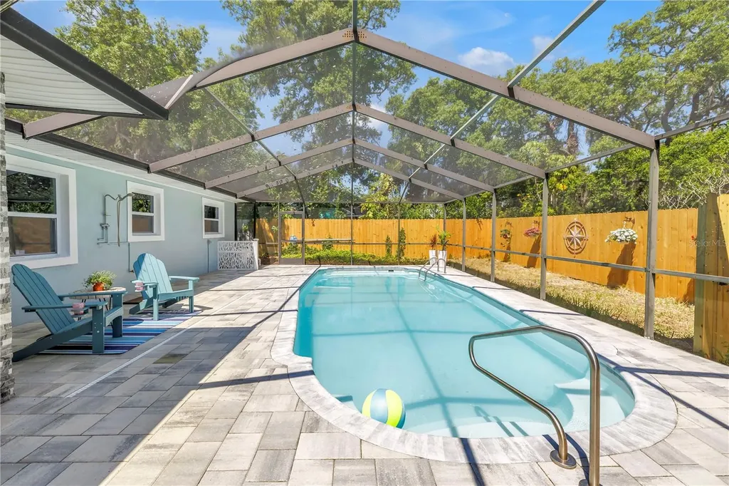 5010 109th Way N St Petersburg FL 33708