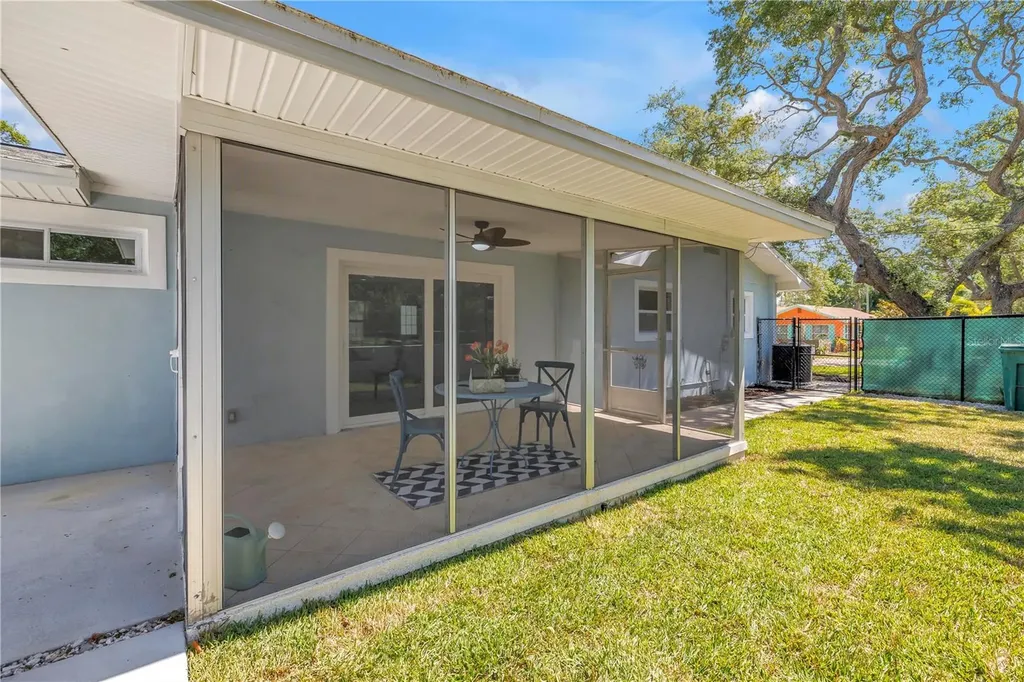 5010 109th Way N St Petersburg FL 33708