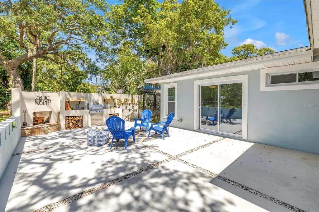 5010 109th Way N St Petersburg FL 33708