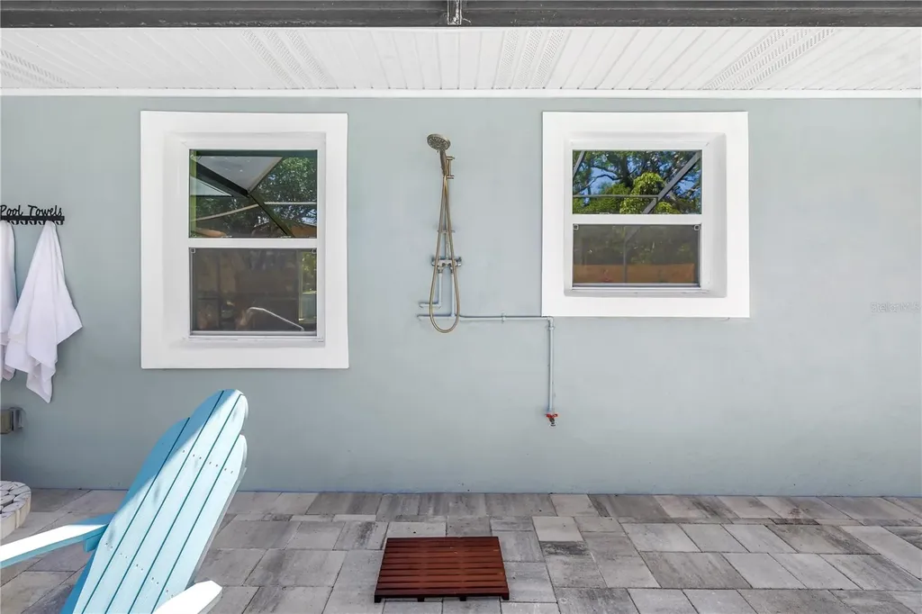 5010 109th Way N St Petersburg FL 33708