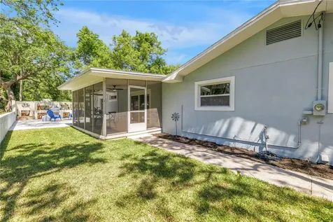 5010 109th Way N St Petersburg FL 33708