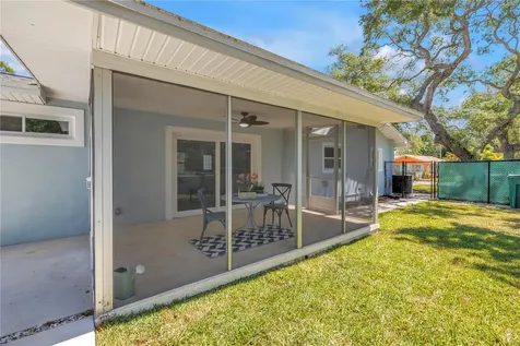 5010 109th Way N St Petersburg FL 33708