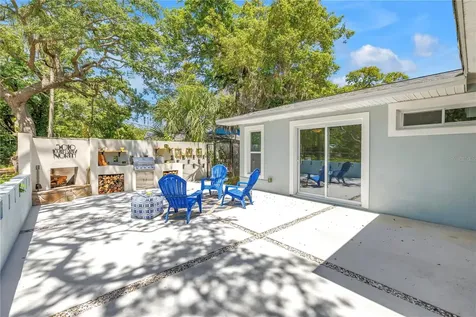 5010 109th Way N St Petersburg FL 33708