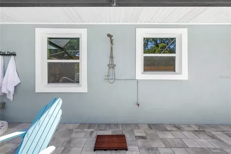5010 109th Way N St Petersburg FL 33708