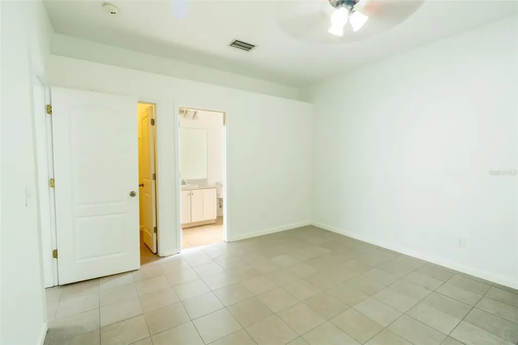 7457 Oxford Garden Circle Apollo Beach FL 33572