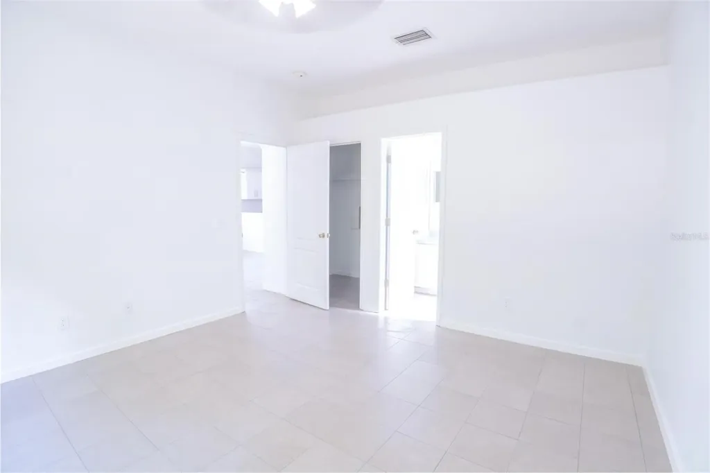 7457 Oxford Garden Circle Apollo Beach FL 33572