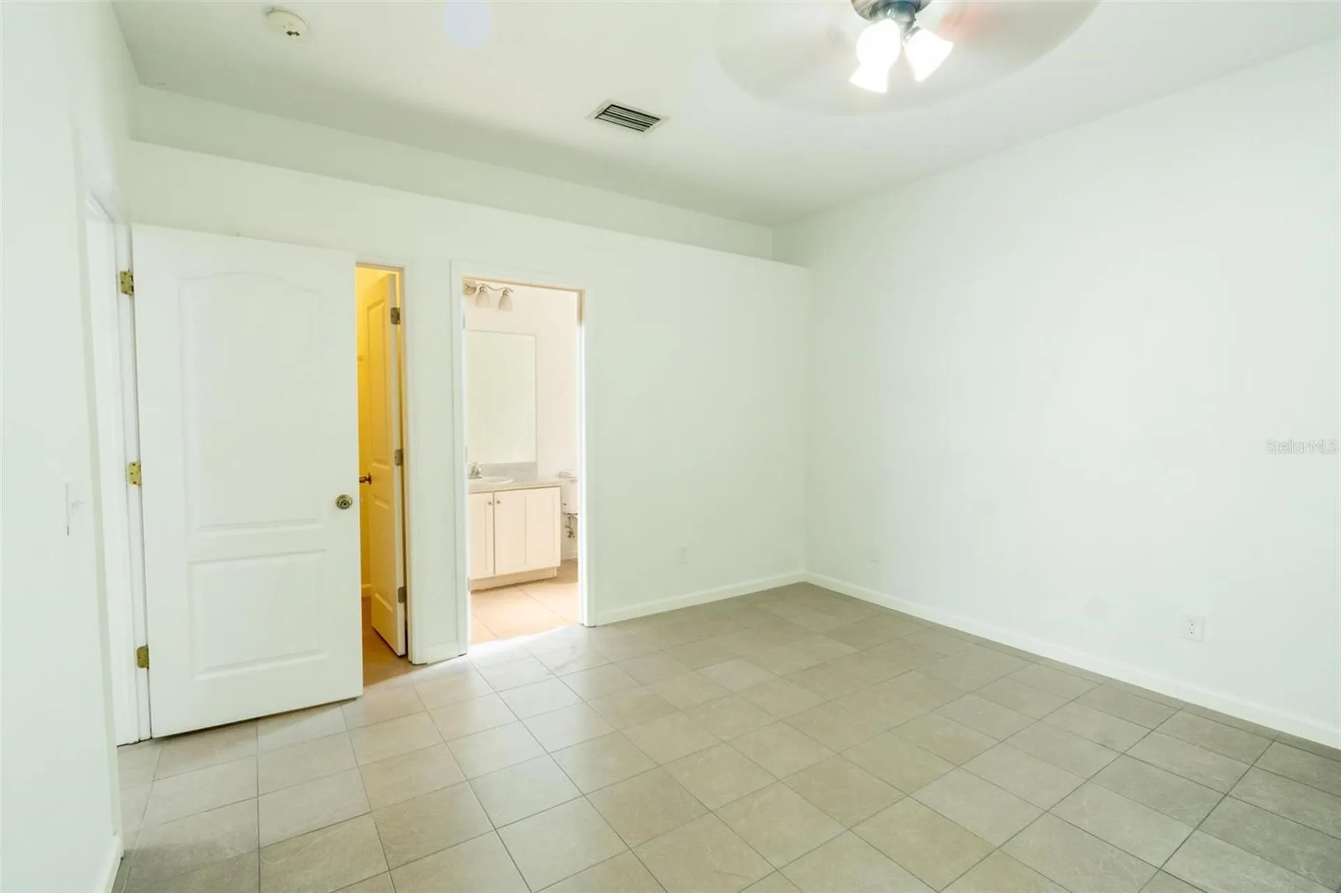 7457 Oxford Garden Circle Apollo Beach FL 33572