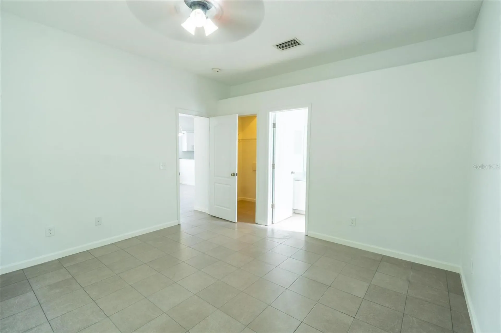 7457 Oxford Garden Circle Apollo Beach FL 33572