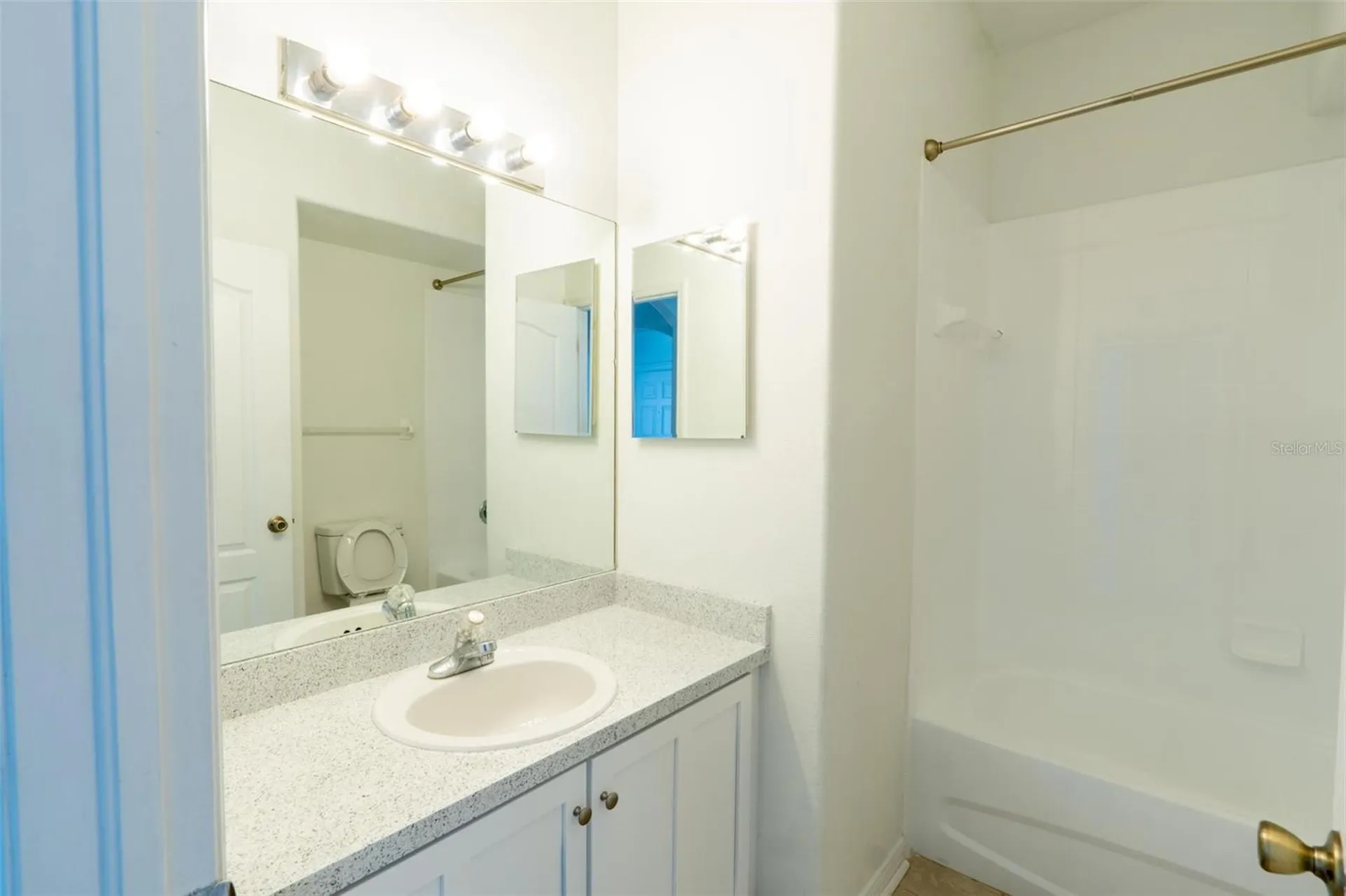 7457 Oxford Garden Circle Apollo Beach FL 33572