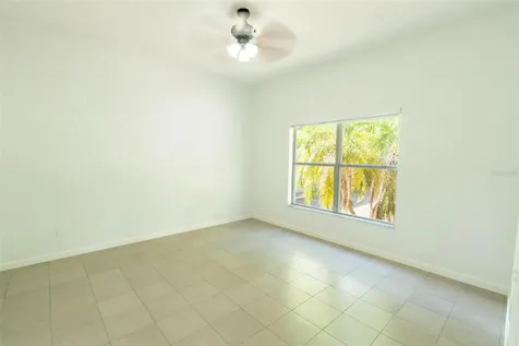 7457 Oxford Garden Circle Apollo Beach FL 33572