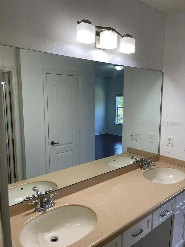 3153 Capri Isle Way Orlando FL 32835