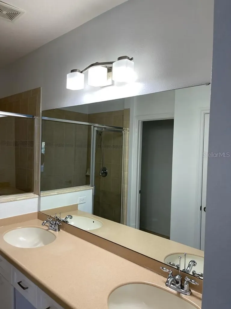 3153 Capri Isle Way Orlando FL 32835