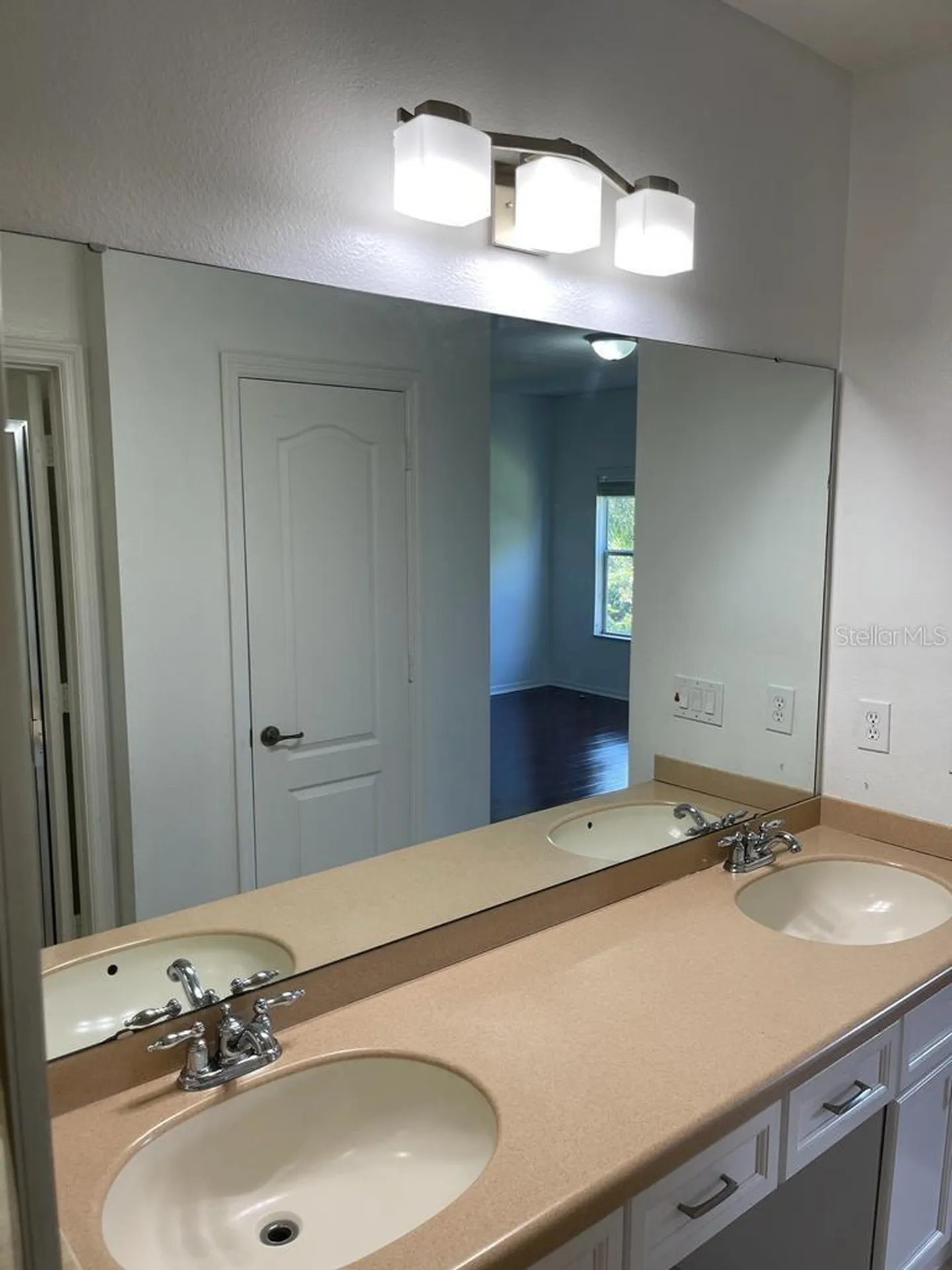3153 Capri Isle Way Orlando FL 32835