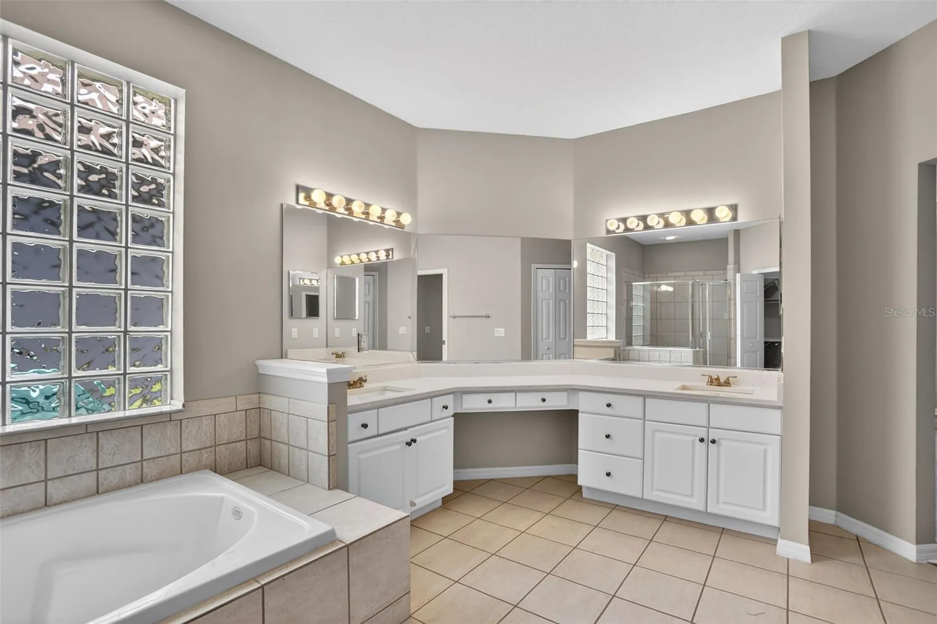 8852 Great Cove Drive Orlando FL 32819