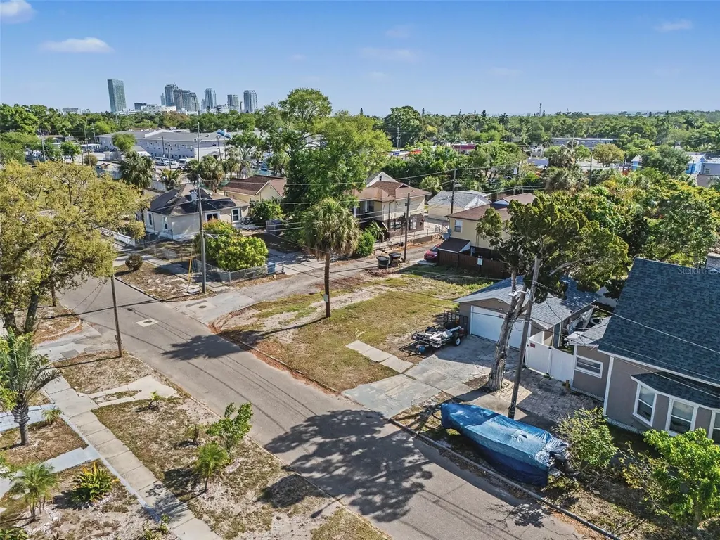 1816 10th Street S St Petersburg FL 33705