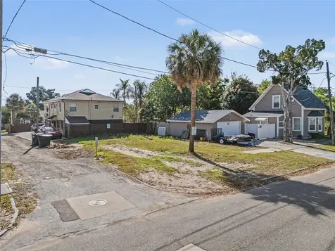 1816 10th Street S St Petersburg FL 33705