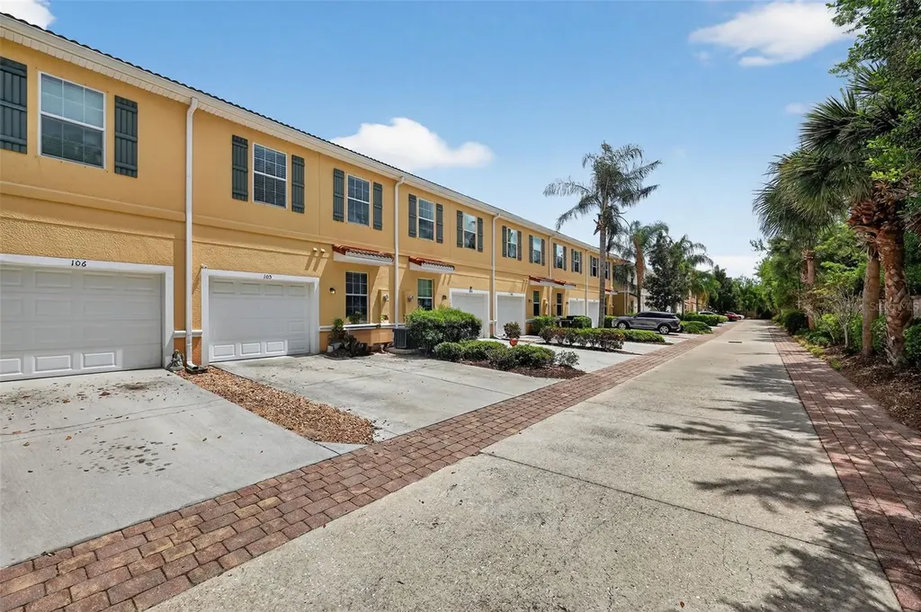 3736 82nd Avenue Circle E Sarasota FL 34243