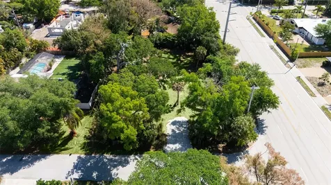 4717 Crystal Avenue Sarasota FL 34231