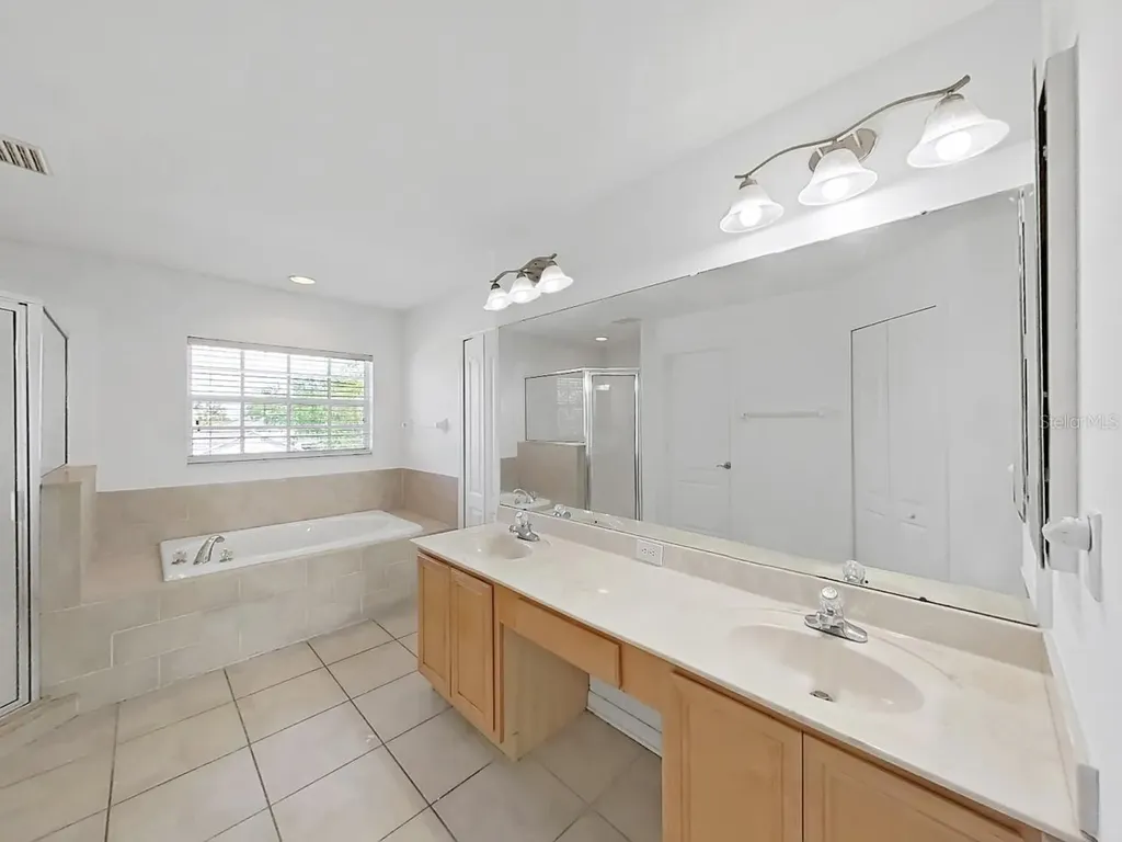 1834 Raven Glen Drive Ruskin FL 33570