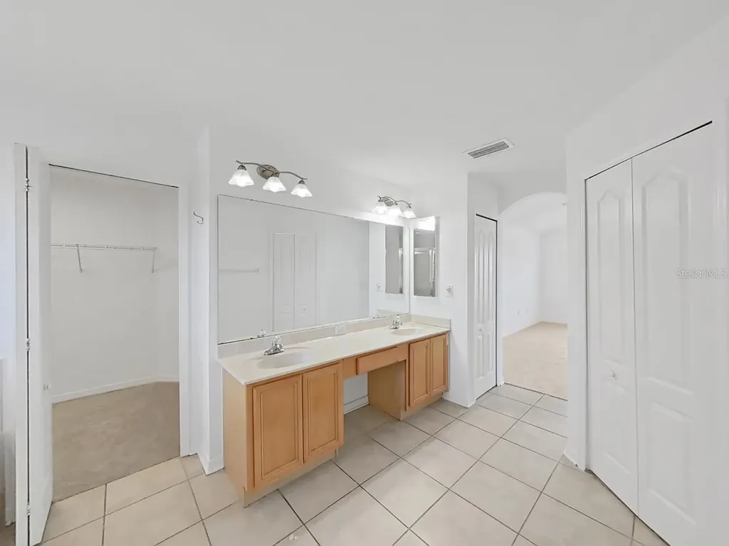 1834 Raven Glen Drive Ruskin FL 33570