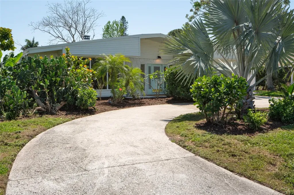 2660 Fairway Avenue S St Petersburg FL 33712