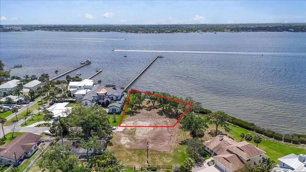 2111 4th Street Court W Palmetto FL 34221