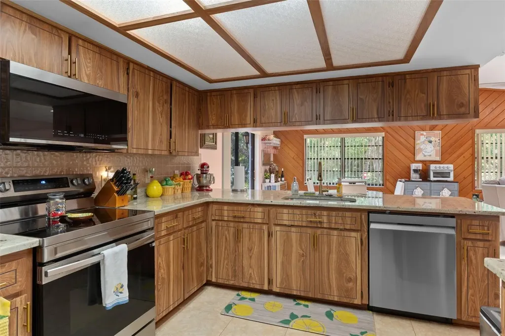 5 Mangrove Court S Homosassa FL 34446