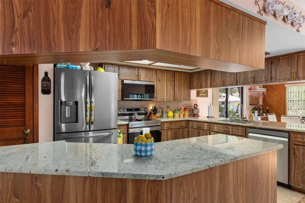 5 Mangrove Court S Homosassa FL 34446