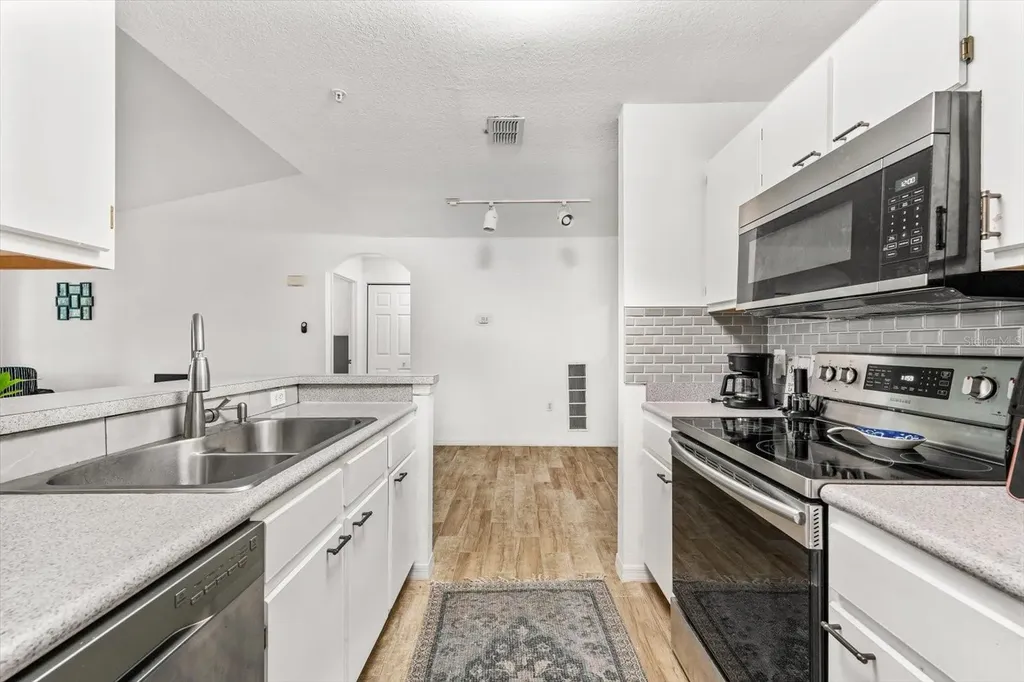 8933 Manor Loop Lakewood Ranch FL 34202