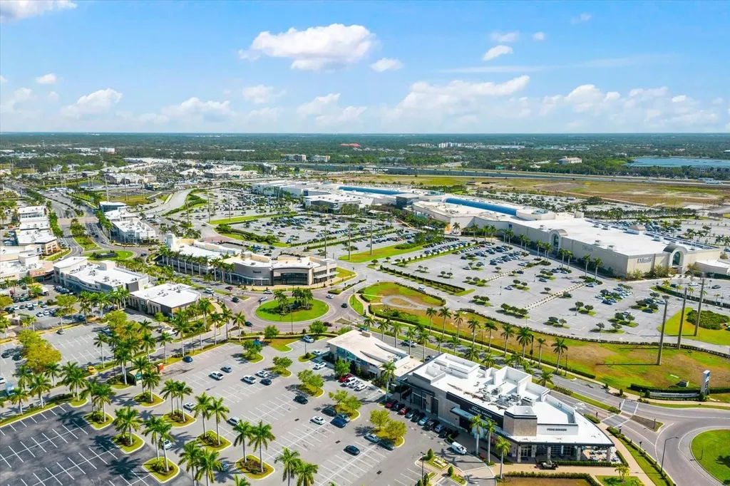8933 Manor Loop Lakewood Ranch FL 34202