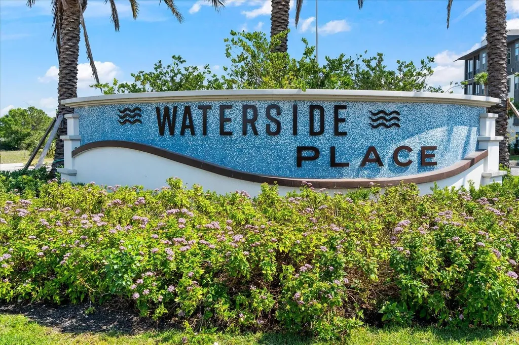 8933 Manor Loop Lakewood Ranch FL 34202