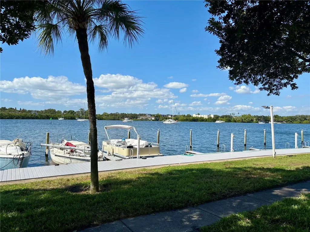 136 Pompano Drive SE St Petersburg FL 33705