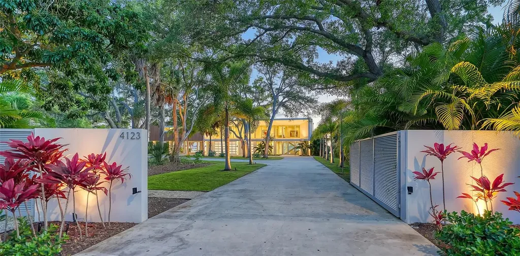 4123 Bay Shore Road Sarasota FL 34234